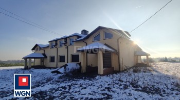 Dom na  sprzedaż Uchylsko - Nieruchomość dla Wymagających! Hala, Biura i Apartament w Jednym Obiekcie